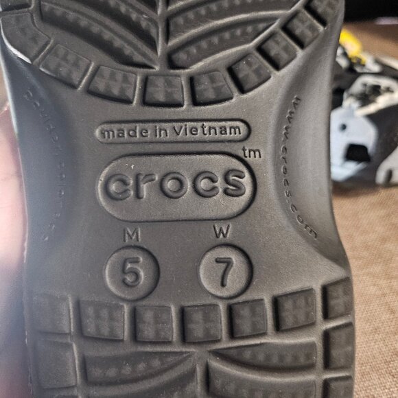 Crocs Classic Unisex Black White Dice Clogs With Pokemon Charms Size M5 W7 - Picture 9 of 11